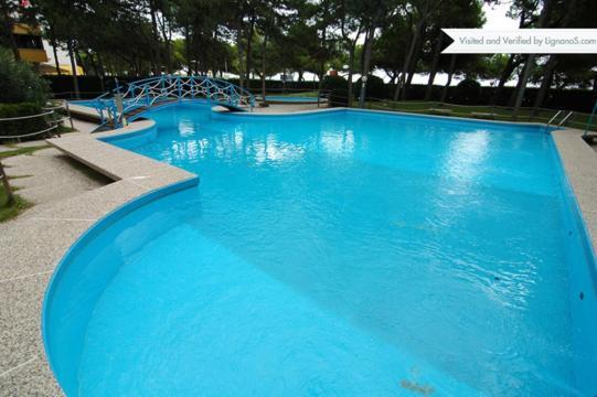 Residence Cristallo - Sabbiadoro Lignano Sabbiadoro Buitenkant foto