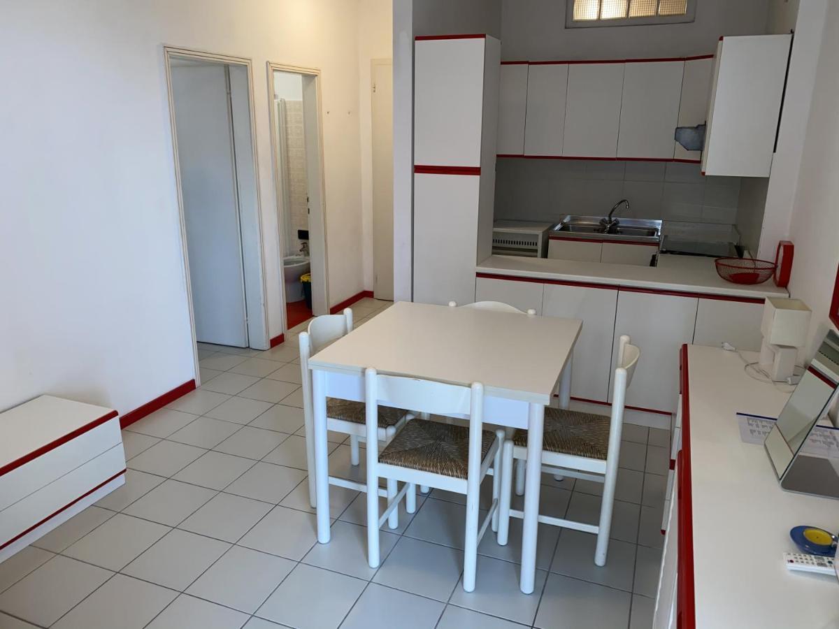 Residence Cristallo - Sabbiadoro Lignano Sabbiadoro Buitenkant foto