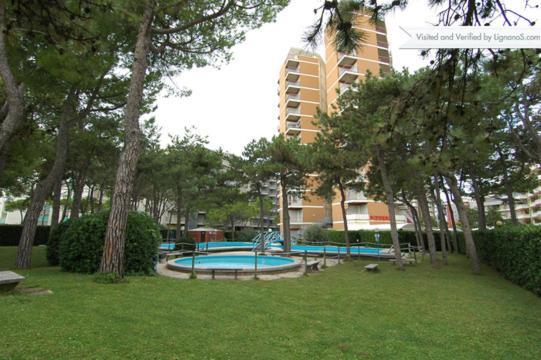 Residence Cristallo - Sabbiadoro Lignano Sabbiadoro Buitenkant foto